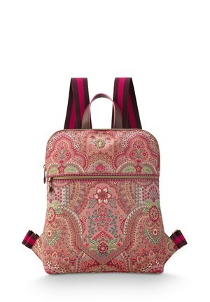 Rucksack mit Paisleymuster in Pink-, Grün- und Rottönen. Verfügt über verstellbare gestreifte Tragegurte und eine Fronttasche mit Reißverschluss. Glatte Stofftextur.
