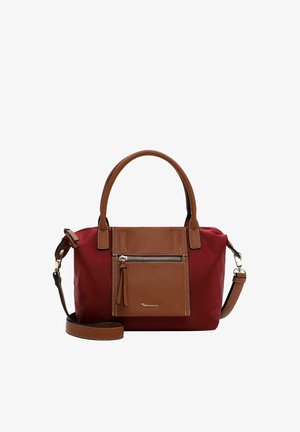 Petit sac à main rouge avec poignées en cuir marron et poche avant, doté d'une fermeture éclair et d'une bandoulière détachable.