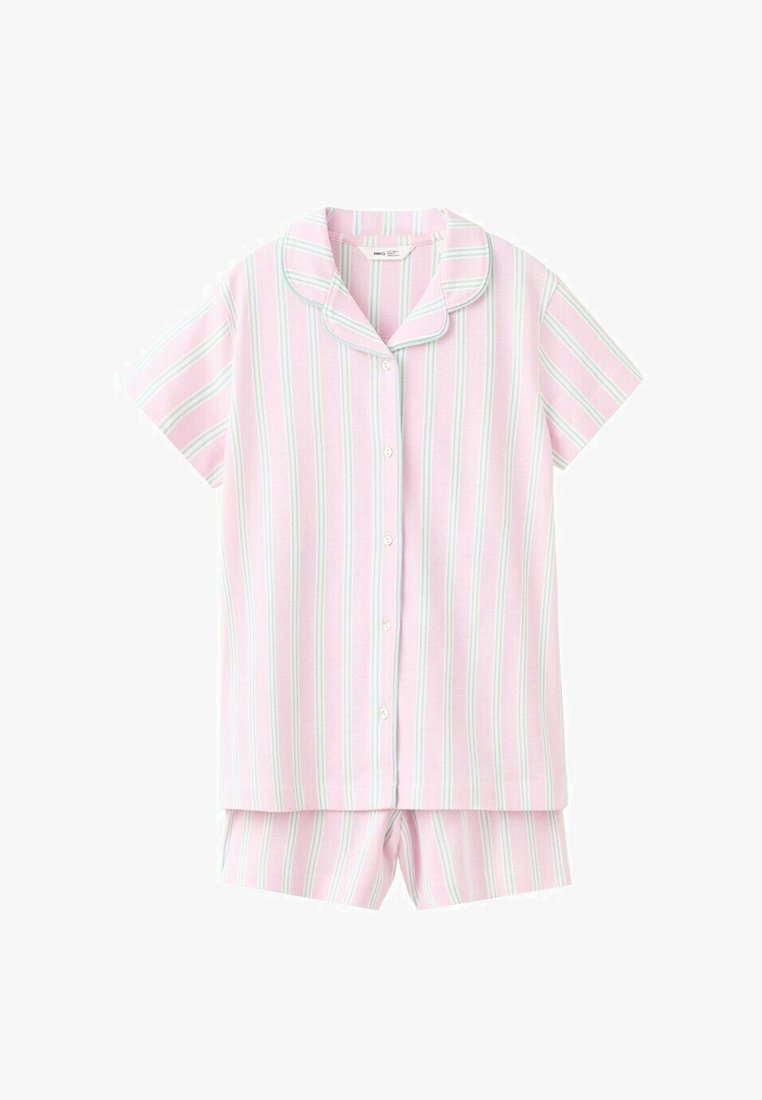 Haut de pyjama rose à manches courtes avec boutons et short assorti à rayures verticales blanches et bleu clair.