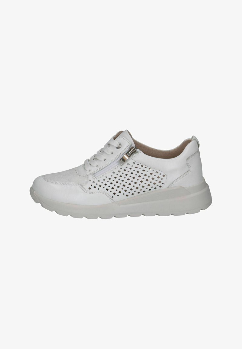 Baskets en cuir blanc avec panneaux perforés, lacets plats, une fermeture éclair latérale et une semelle en caoutchouc blanche épaisse pour un confort accru.