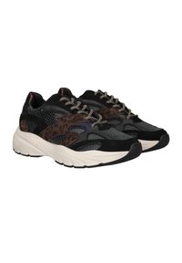 Zwarte sneakers met luipaardprintaccenten, mesh-overlays en geprofileerde zolen. Voorzien van ronde veters en een chunky witte rubberen tussenzool.