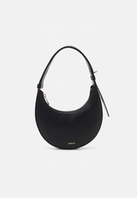 Crna kožna torba s okruglim oblikom, s jednom naramenicom i zatvaranjem na patentni zatvarač. Zlatni logotip na prednjoj strani.