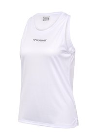 Weißes ärmelloses Sportoberteil aus atmungsaktivem Material. Verfügt über einen runden Ausschnitt, seitliche Schlitze und ein silbernes Logo auf der Vorderseite.