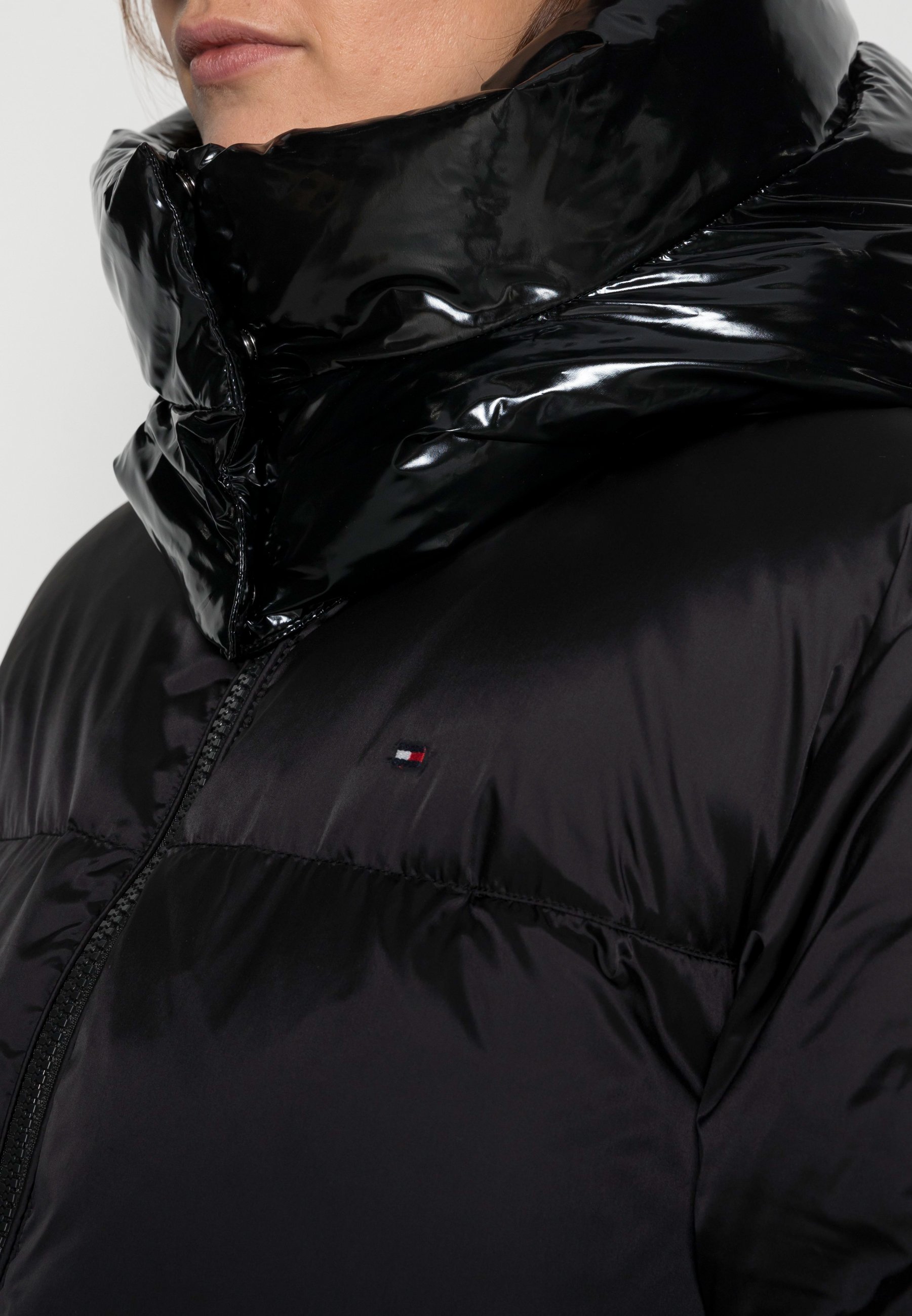 tommy hilfiger funnel hood down puffer