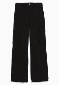 Mustat, väljät cargo-housut, joissa on suuret sivutaskut, napillinen sulkeminen ja vyölenkit. Valmistettu kestävästä kankaasta, jossa on mattapintainen viimeistely.