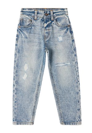 Jeans in denim azzurro chiaro con un design a gamba dritta, caratterizzati da dettagli strappati e cuciture a contrasto, cinque tasche e chiusura con bottone.