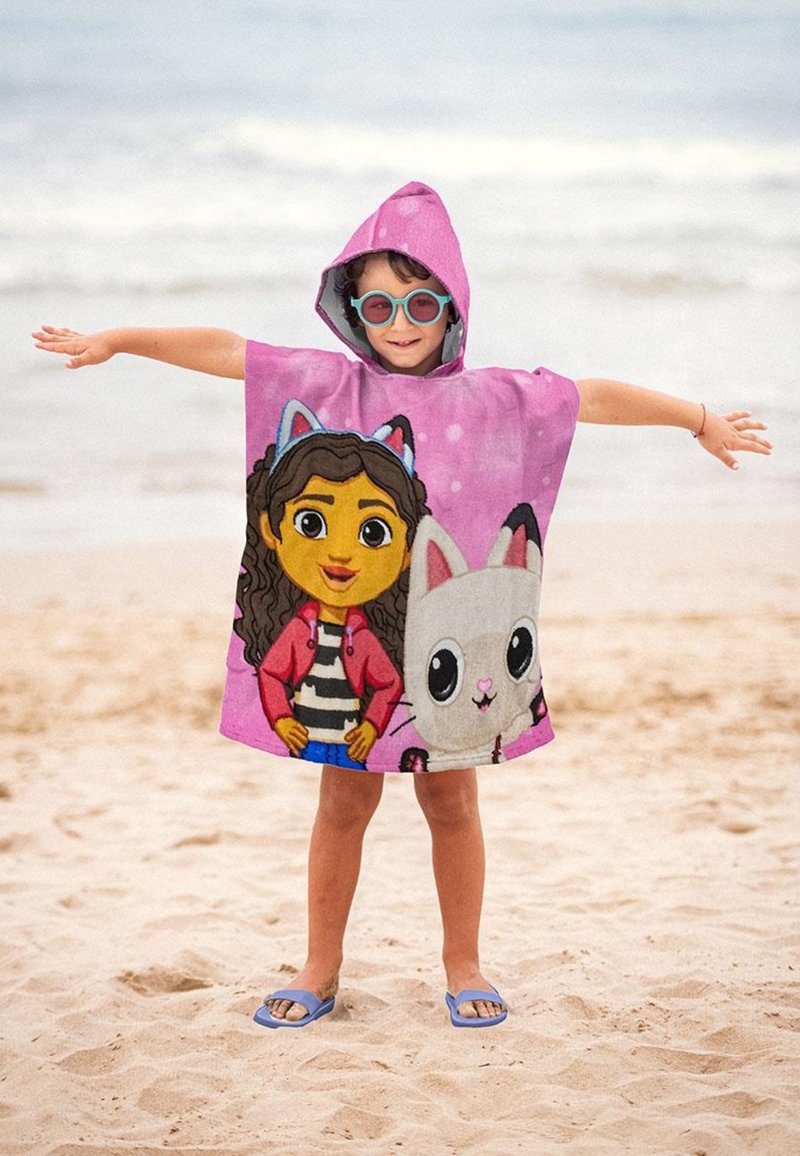 Poncho de bain à capuche pour enfants, rose avec des personnages de dessin animé, présentant une fille et un chat. Fabriqué en tissu doux, avec une capuche et des couleurs vives.