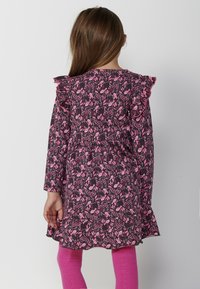 Koroshi Dzsörzéruha - rosa pink