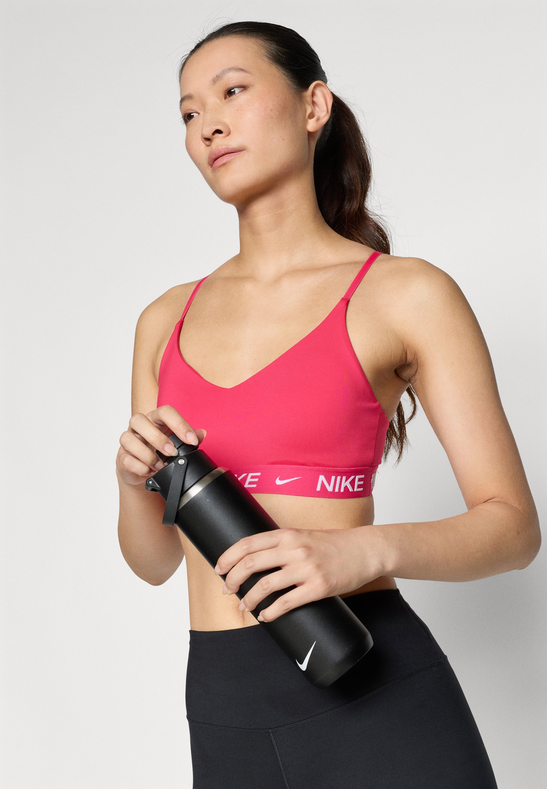 brassiere running nike