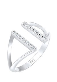 Sølvring med to vinklede stænger indlagt med klare krystaller, der skaber et geometrisk design. Stemplet med "925" for sterlingsølv.