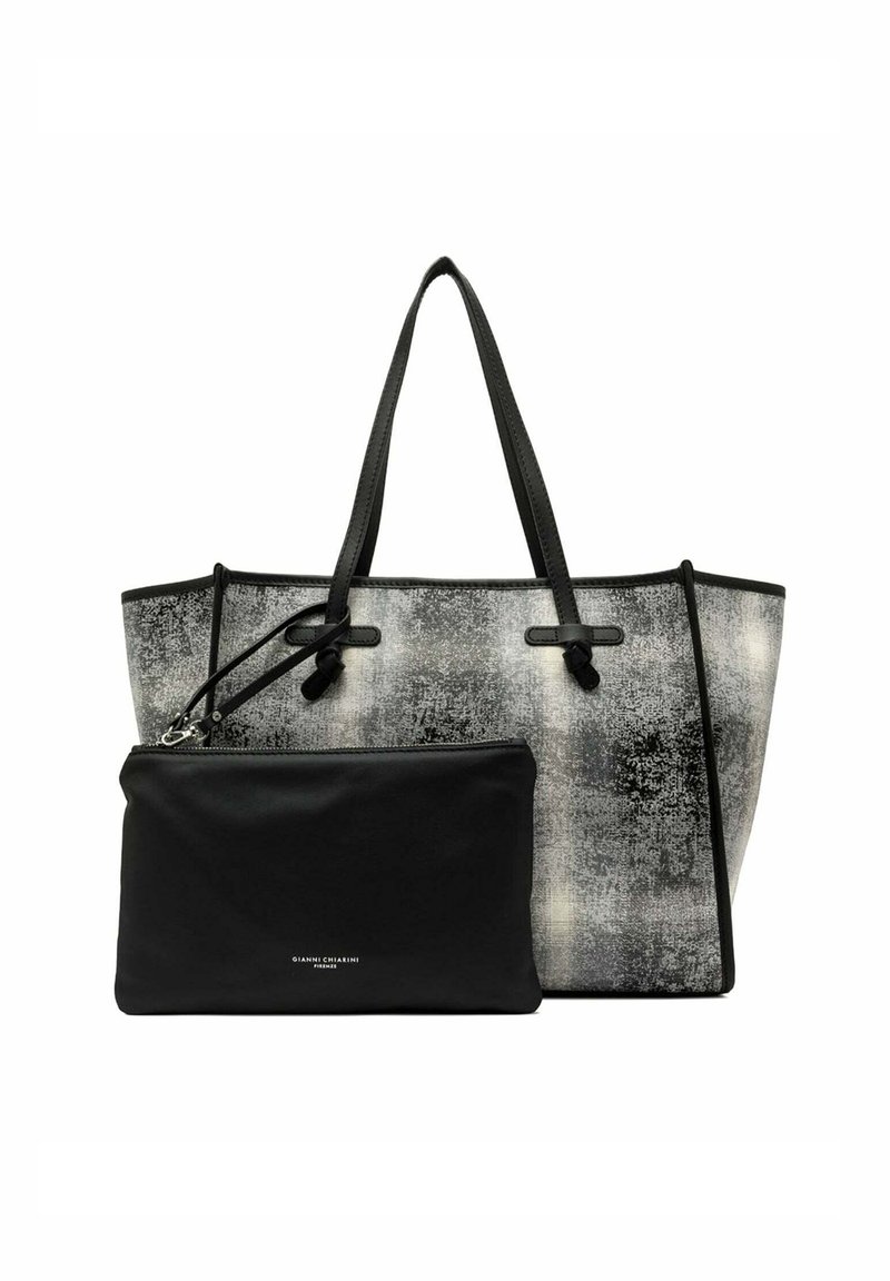 Sac fourre-tout noir et gris avec une finition texturée, doté de deux poignées et d'une pochette noire détachable avec une fermeture éclair et un logo.