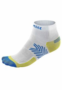 Weiße Sportsocke mit kurzem Bündchen, versehen mit blauen und gelben Akzenten, Mesh-Struktur und einem Zickzack-Muster an den Seiten.