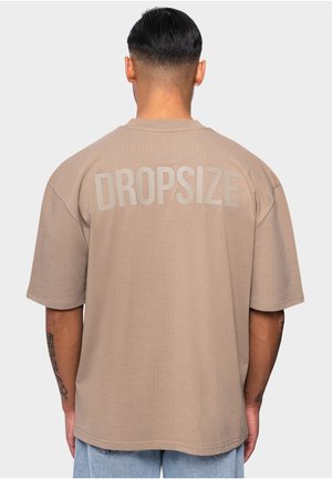 Dropsize T-shirt print - weathered teak