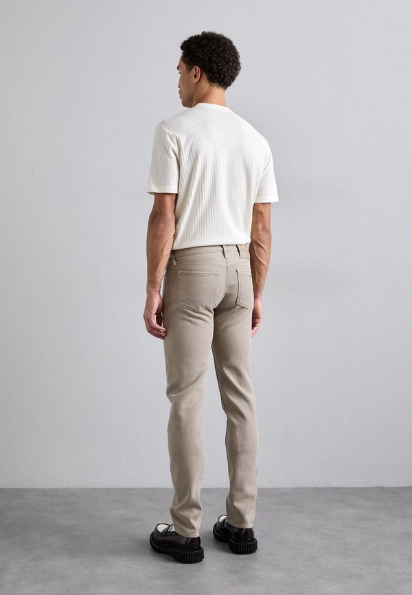 5 POCKETS PANT - Slim fit jeans - roasted cashew2