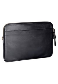 Sort læder laptop sleeve med en glat overflade, lynlås lukning og en sideafhængning, der har en slank, rektangulær form.