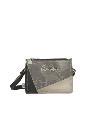 Piccola borsa a tracolla con motivo geometrico astratto, logo Anekke, cerniera superiore e tracolla regolabile in toni beige e grigio spenti.