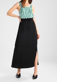 VILA Maxikjol - black