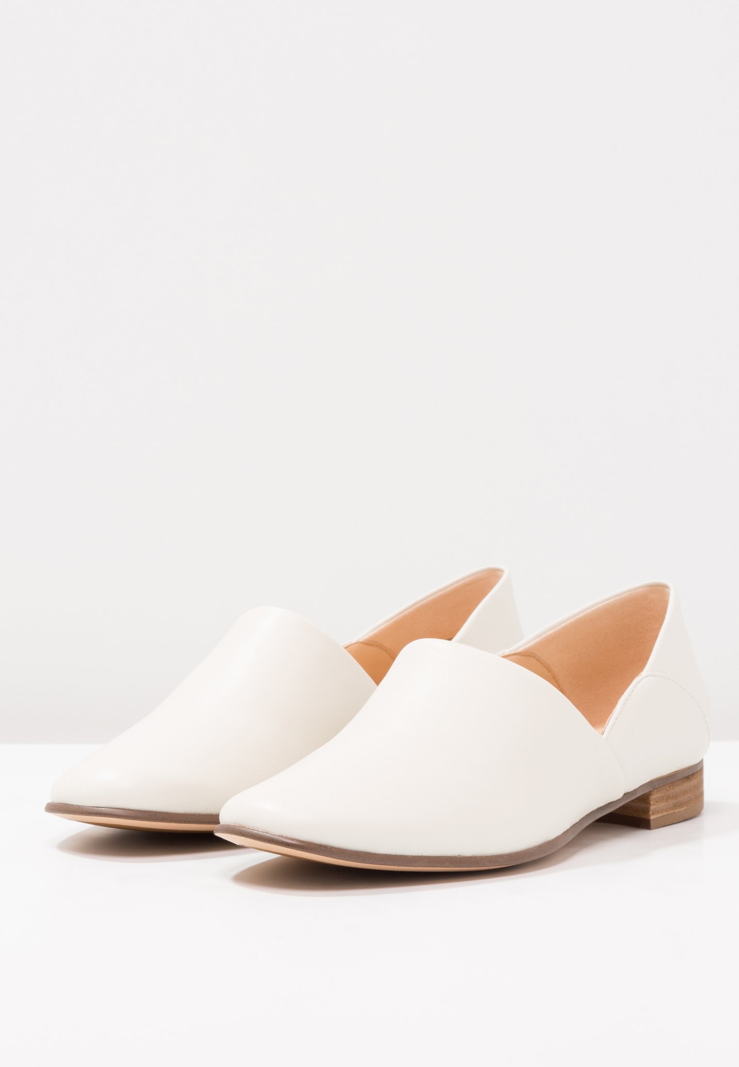 clarks pure tone white