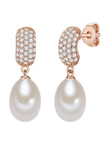 Örhängen i roséguld med en texturerad, diamantprydd övre del som leder ner till en slät, överdimensionerad vit pärla.