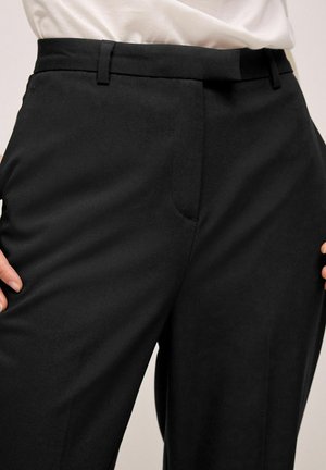 TAILORED STRETCH BOOTCUT - Stoffhose - black