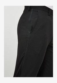 Non sélectionné, black