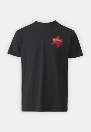Czarny t-shirt z krótkim rękawem z małym czerwonym kwiatem i żółtym tekstem "Santa Cruz" na lewej części klatki piersiowej.