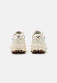 HI-TEC HTS74 SHADOW UNISEX  - Trainers - gardenia/dusk blue/natural/coffee bean