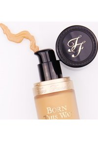 Too Faced BORN THIS WAY FOUNDATION - Foundation - spiced rum