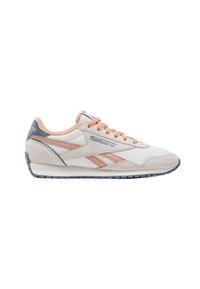 Zapatillas Reebok con un upper de malla blanca y gamuza, acentos naranjas, cuello acolchado y una suela de goma con un patrón de tracción azul.