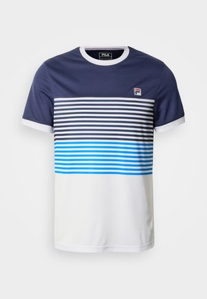Marineblå t-skjorte med korte ermer og horisontale striper i ulike nyanser av blått og hvitt, med rund hals og Fila-logo på brystet.