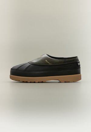Sorel AMBLER WP - Παπούτσια χωρίς κορδόνια - utility green