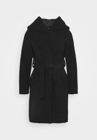 Svart, huva kappa med ett texturerat, fluffigt material. Har en bälte i midjan och långa ärmar, med en sömlös framsidesdesign.