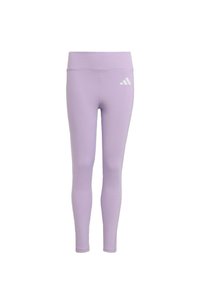 Lila leggings i elastiskt material, med hög midja och en vit Adidas-logotyp nära höften. Slät textur genom hela plagget.