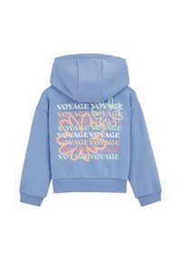 Hoodie bleu avec un grand motif graphique multicolore "VOYAGE" au dos. Comprend une capuche et un ourlet et des poignets côtelés. Texture lisse.