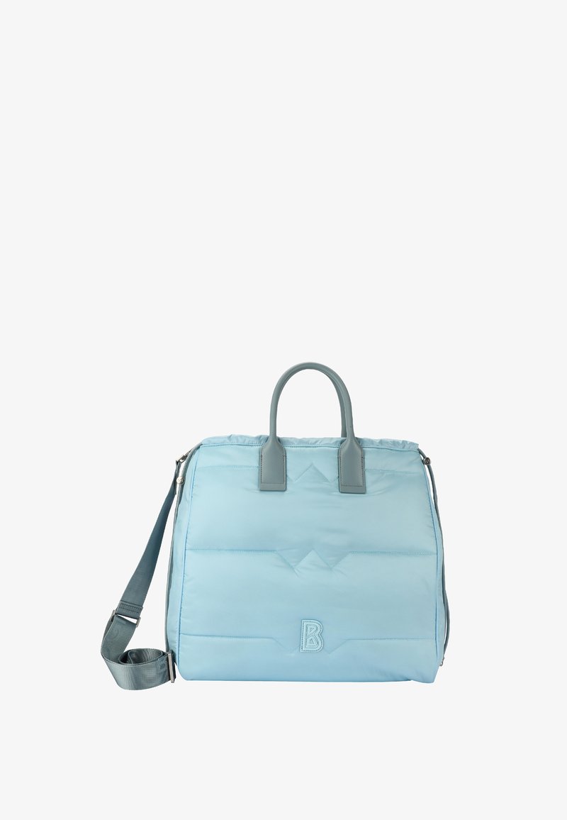 Jasnoniebieska pikowana torebka z szarymi skórzanymi akcentami, podwójnymi uchwytami i odpinanym paskiem na ramię. Zawiera wyraźne logo z literą "B".