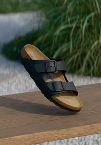 Birkenstock - ARIZONA SOFT FOOTBED NARROW UNISEX - Sandaler - black Miniatyrbilde 1
