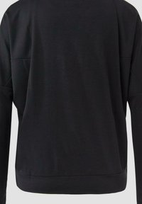 Schwarzer Langarm-Sweatshirt mit lockerem Schnitt und gerippten Bündchen und Saum, von hinten vor schlichtem Hintergrund gezeigt.