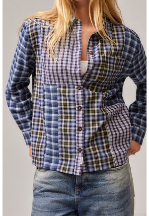 Blus - blue