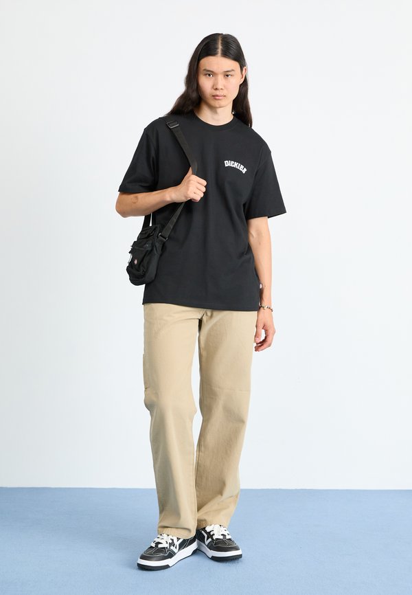 PONDEROSA PINES TEE - Print T-shirt3