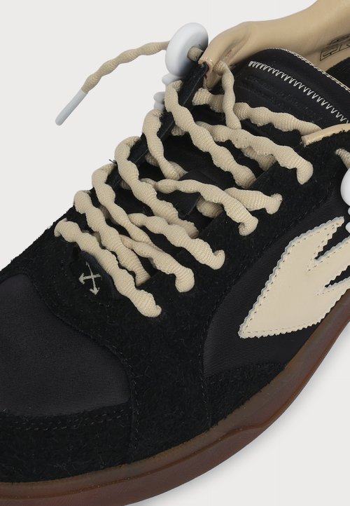 Off-White END OF PLAY - Trainers - black/beige — photo 6
