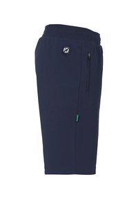 Shorts de sport bleu marine en tissu doux, avec une taille élastique, une poche latérale zippée et un petit patch logo.