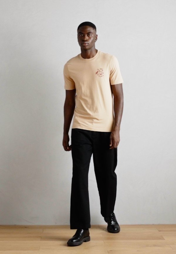 REGULAR FIT LEFT CHEST LOGO - Print T-shirt - soft camel4