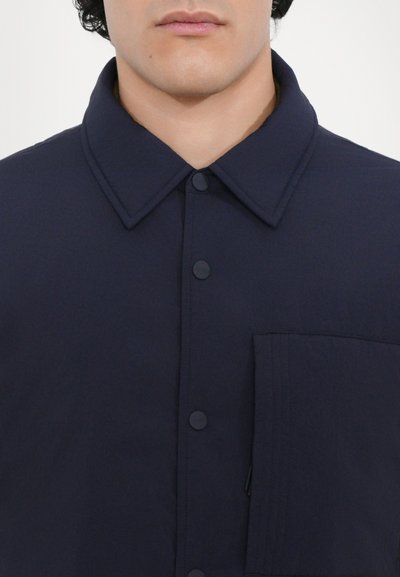 CLOSED QUILTED OVERSHIRT - Winter jacket - dark night