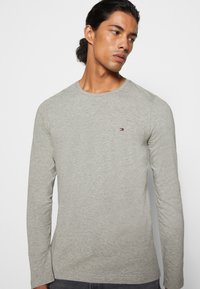 Tommy Hilfiger STRETCH SLIM FIT - Topper langermet - light grey heather