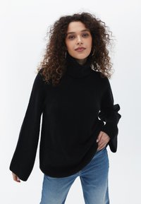 OXXO SOFT TOUCH LOOSE FIT - Strickpullover - black