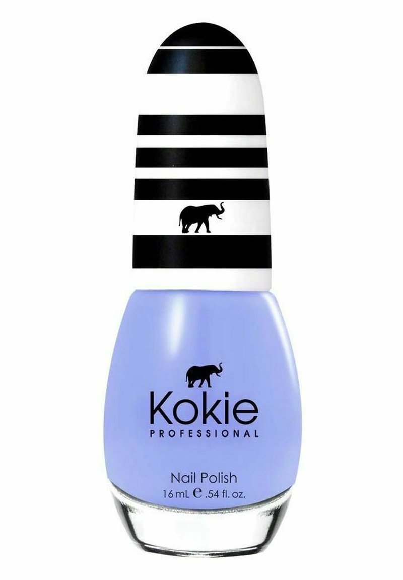 Kokie Professionell nagellack i ljusblått. Flaskan har ett svart och vitt randigt lock med en elefantgrafik. 16 mL storlek.