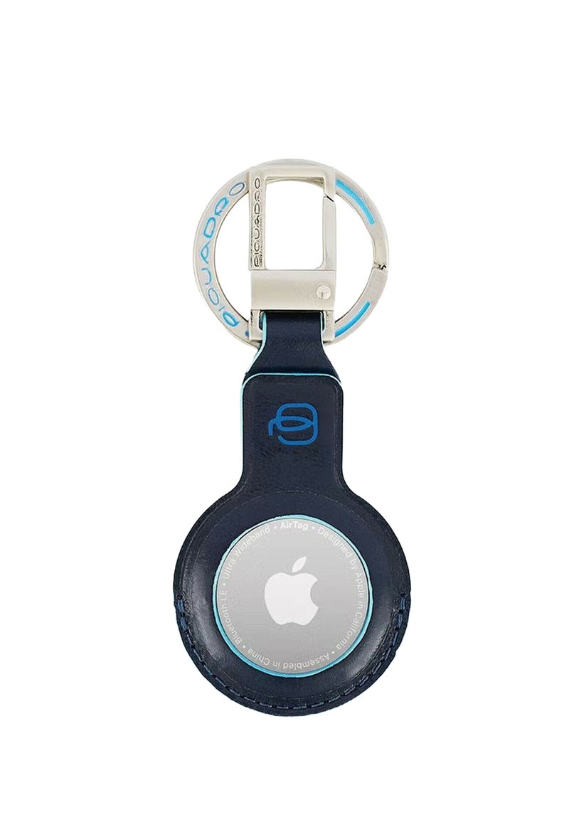 Portachiavi in pelle blu navy per Apple AirTag con ferramenta argento, design circolare, accenti blu e logo impresso a rilievo.
