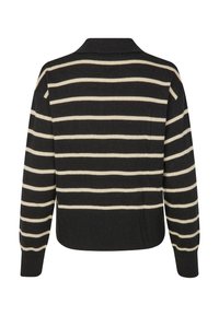 Pull rayé noir et crème avec un col et un ourlet côtelés. Il dispose de manches longues et d'une coupe carrée, mettant en valeur les rayures horizontales.
