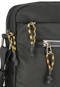 camel active Skuldertasker - black