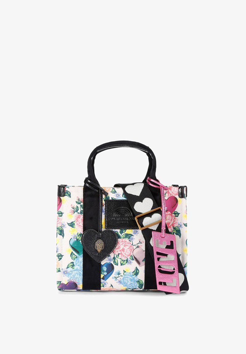 Borsa floreale multicolore con dettagli neri, forma strutturata, etichetta decorativa a forma di cuore e tracolla regolabile con cuori bianchi e neri.